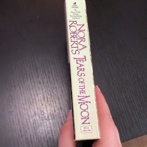 Nora Robert’s - Tears Of The Moon - Picture 3 of 5